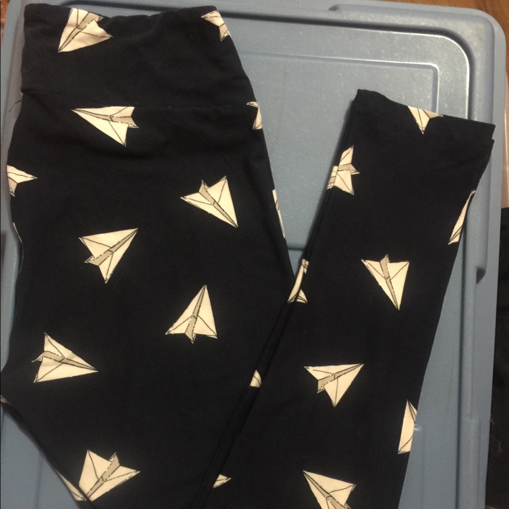 One Size paper airplane LuLaRoe leggings!